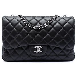 Chanel Jumbo Classic Single Flap Schultertasche aus schwarzem Lammleder