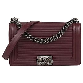 Borsa Chanel Medium Boy Flap in pelle trapuntata orizzontale bordeaux