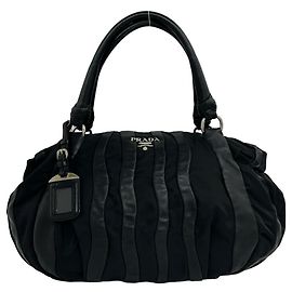 Prada Shopper-Handtasche aus schwarzem Tessuto-Nylon und Leder