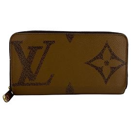 Louis Vuitton Zippy Portemonnaie aus braunem Leder