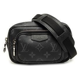 Louis Vuitton Monogram Eclipse Taigarama Outdoor Pouch Schwarz