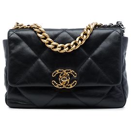 Chanel 19 Flap Medium in pelle di agnello nera