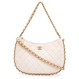 Chanel Bolsa Hobo Trendy Chain Around em Pele de Cordeiro Matelassada Amassada Branca Large Brilhante