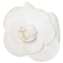 Broche de Alfiler Camelia de Lona Blanca Chanel