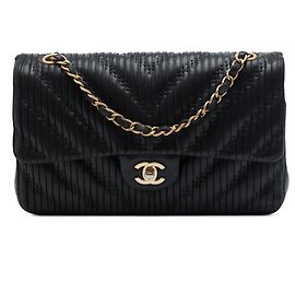 Chanel Black Medium Classic Chevron Calfskin Pleated Double Flap
