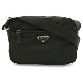 Prada Triangle Schultertasche in Black