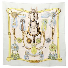 Hermès Foulard Hermes Carre 90 Frontaux et Cocardes