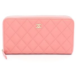 Cartera larga redonda Chanel Matelassé