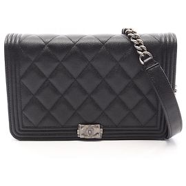 Chanel Boy Matelassé Schultertasche
