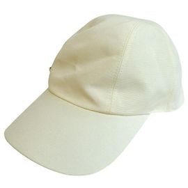 Hermès Cappello Sellier con Bottone Hermes in White