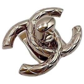 Chanel CC Turn-Lock gold