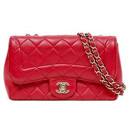 Chanel Borsa a tracolla matelassé rossa con patta