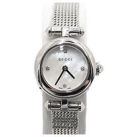 Gucci Damenarmbanduhr aus Stahl mit Quarzwerk und Diamant-Zifferblatt