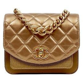Chanel Sac à épaule matelassé à rabat et chaîne doré métallisé