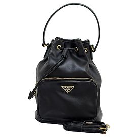 Prada Borsa bucket in pelle con logo triangolare nera