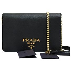 Prada Bolsa Crossbody Saffiano Logo Chain Preta