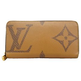 Louis Vuitton Monogram Giant Reverse Zippy Wallet