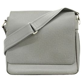 Borsa a tracolla Louis Vuitton Taiga Roman PM