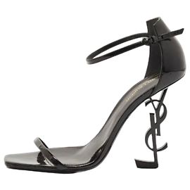 Sandali con tacco Opyum YSL in pelle verniciata nera Saint Laurent