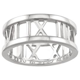 Anillo Tiffany & Co. Atlas en oro blanco de 18K