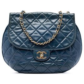Borsa a tracolla Chanel Medium Quilted Glazed Calfskin Bubble CC Flap Blu