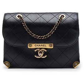 Chanel Around The Corner Schultertasche aus gestepptem Lammleder in Schwarz