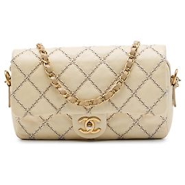 Borsa a tracolla Chanel CC Quilted Calfskin Wild Stitch beige