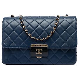 Bolso bandolera Chanel Large Quilted Sheepskin Beauty Lock azul