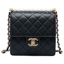 Borsa a tracolla Chanel Small Quilted Goatskin Chic Pearls nera