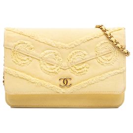 Bolso bandolera Chanel Denim Fringe Coco Wallet On Chain Amarillo