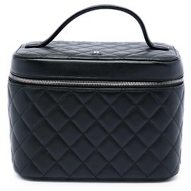Borsa Vanity Chanel CC in pelle di agnello matelassé nera