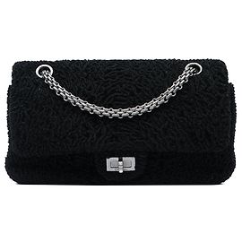 Chanel Reissue 2.55 Double Flap 225 Schultertasche aus schwarzer Bouclé-Wolle