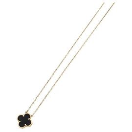 Der ikonische Vintage Alhambra Anhänger von Van Cleef & Arpels ist ein Modell, das das charakteristische vierblättrige Kleemotiv der Marke elegant zum Ausdruck bringt. Er fängt die Essenz der Alhambra-Kollektion ein, die seit ihrer