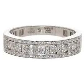 A ring delivering a sophisticated, elegant atmosphere through the harmony of Damiani's distinctive Belle Epoque geometric patterning and diamonds. The finely crafted white gold body shows retention