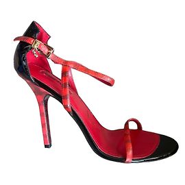 Zapatos de tacón Cesare Paciotti estampado escocés rojo y negro