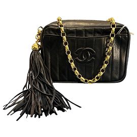 1994 Chanel CC Stepplack-Lammleder Schultertasche mit Quaste