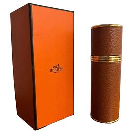 Estojo de perfume Hermès Amazone em couro marrom e metal dourado