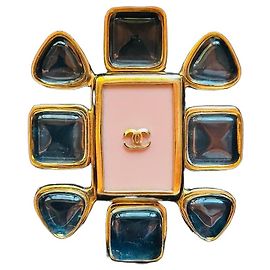 Broche Chanel Camélia