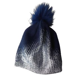 Autre Marque Berretto in lana blu navy con pompon