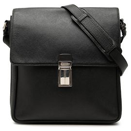 Sac messager Prada en cuir Saffiano noir avec boucle