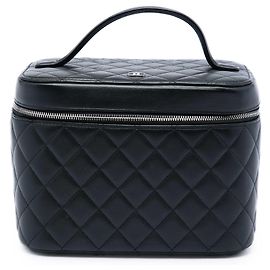 Borsa Vanity Chanel in pelle d'agnello matelassé nera con logo CC