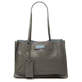 Prada Tote aus Glace-Kalbsleder Grau Etiquette