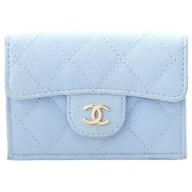 Carteira de aba Chanel Blue CC Quilted Caviar