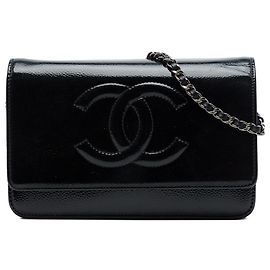 Chanel Carteira On Chain CC em couro patente e caviar preto