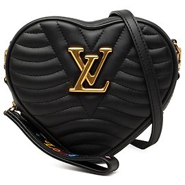 Louis Vuitton New Wave Heart Crossbody em couro preto