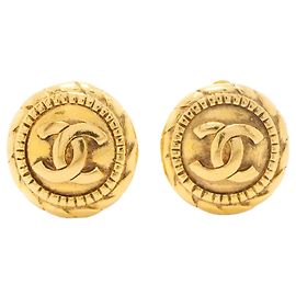 Pendientes de clip Chanel chapados en oro