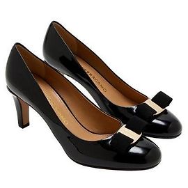 Salvatore Ferragamo Lack-Pumps Schwarz