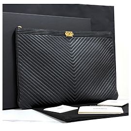 Chanel Boy Chevron Clutch Tasche Schwarz