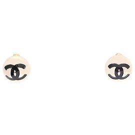 Chanel Brincos CC Logo em metal e resina