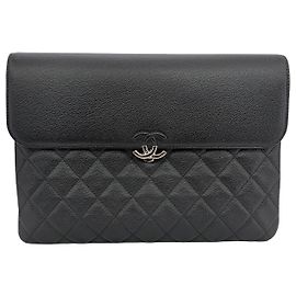 Chanel Bolsa de mão com aba Caviar Urban Medium